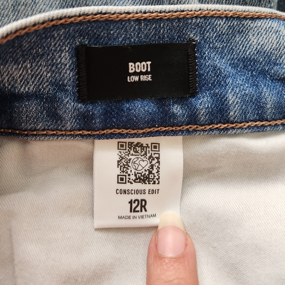 Express Low Rise Light Wash Ripped Bootcut Jeans - Picture 7 of 12